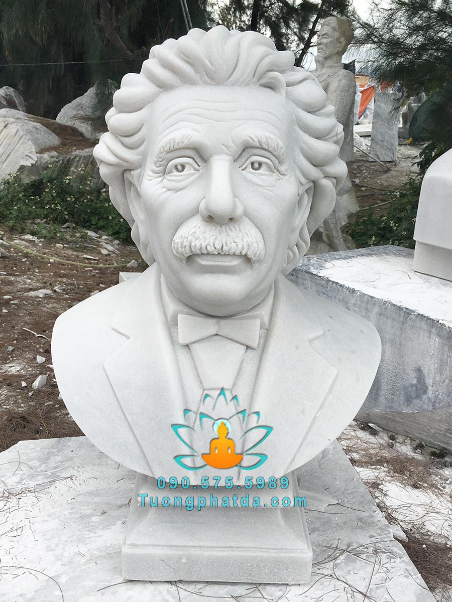 tuong-ban-than-albert__einstein-da-my-nghe-non-nuoc_master